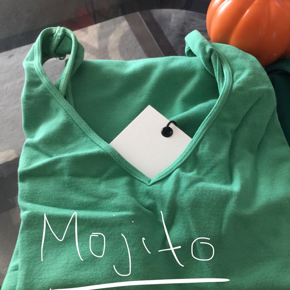 M.rena v neck/ scoop neck seamless tank - Picture 5 of 6